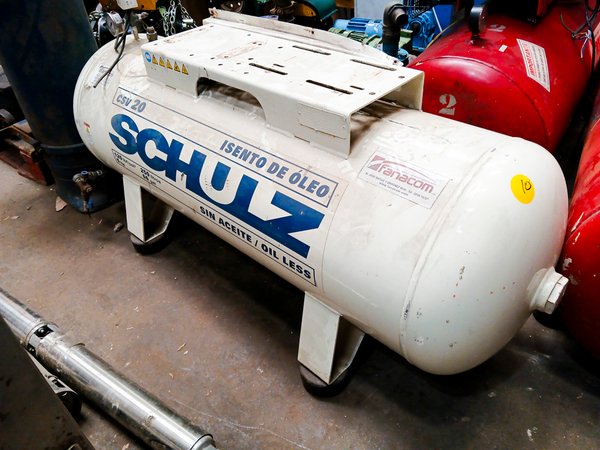 Tanque de compresor blanco marca Schulz - imagen 1