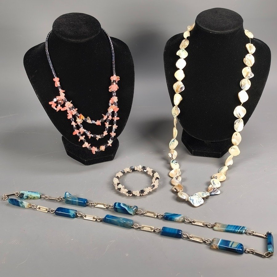 Item 16383 - Image 0