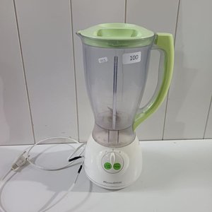 Licuadora Remington Blanca y Verde con Jarra de Plástico - imagen 1