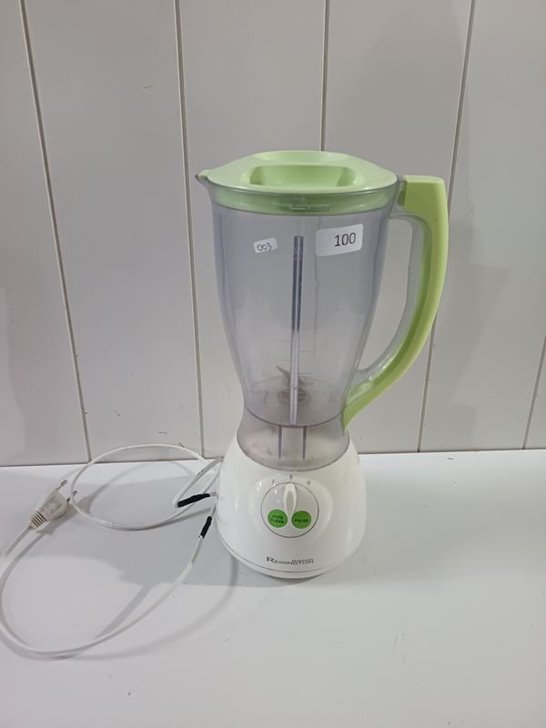 Licuadora Remington Blanca y Verde con Jarra de Plástico