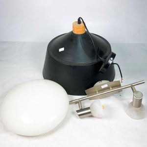 Lote de 3 Piezas de Iluminación: Colgante Negro, Aplique Doble y Plafón - imagen 1