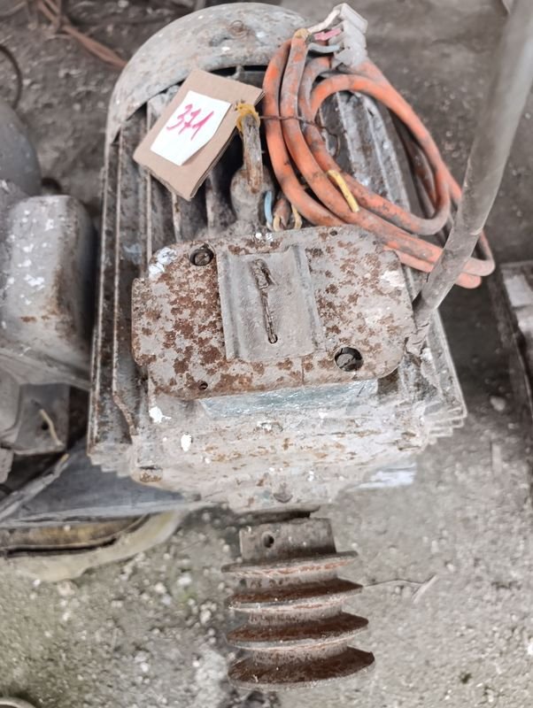 Motor Trifásico 7.5 HP con Polea y Cable
