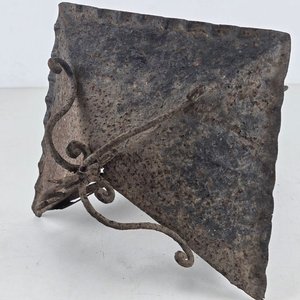Antiguo Farol de Pared en Hierro Forjado con Detalles Ornamentales - imagen 6