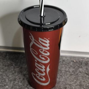 Vaso Coleccionable Coca-Cola Nuevo con Tapa y Sorbete - imagen 4