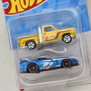 Hot Wheels Blister Doble: Camioneta Amarilla y Auto Azul - imagen 2