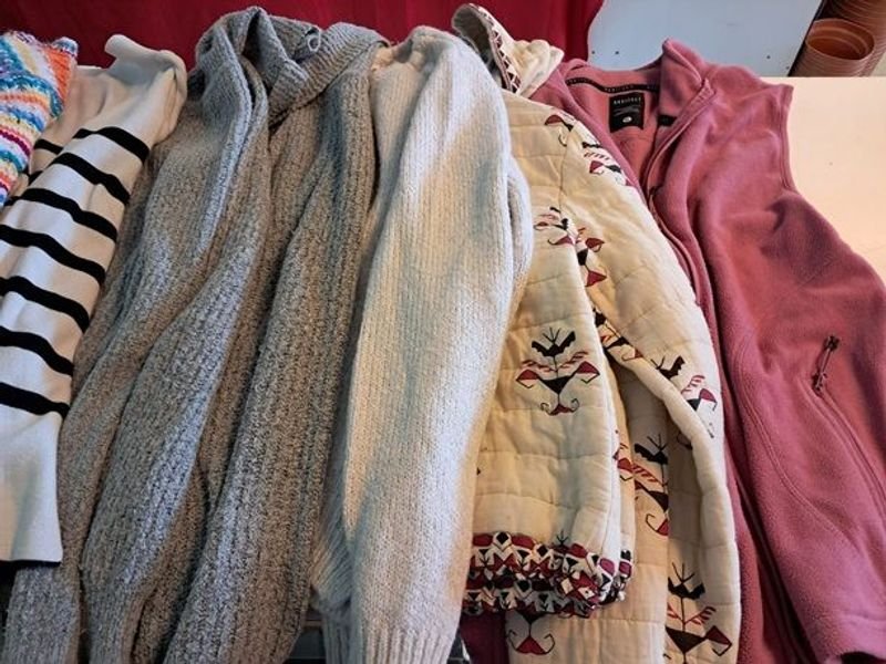 Lotes de prendas de vestir y accesorios para la pretemporada - imagen 3