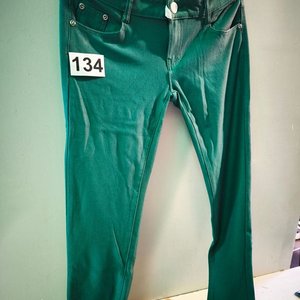 Pantalones de Gabardina para Dama en Talles L, M y 40 - imagen 2