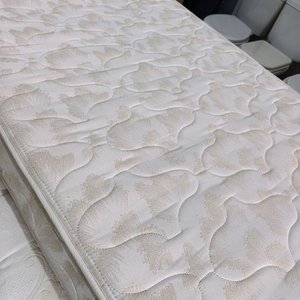 Colchón de 1 Plaza de Resortes Blanco y Beige - imagen 3