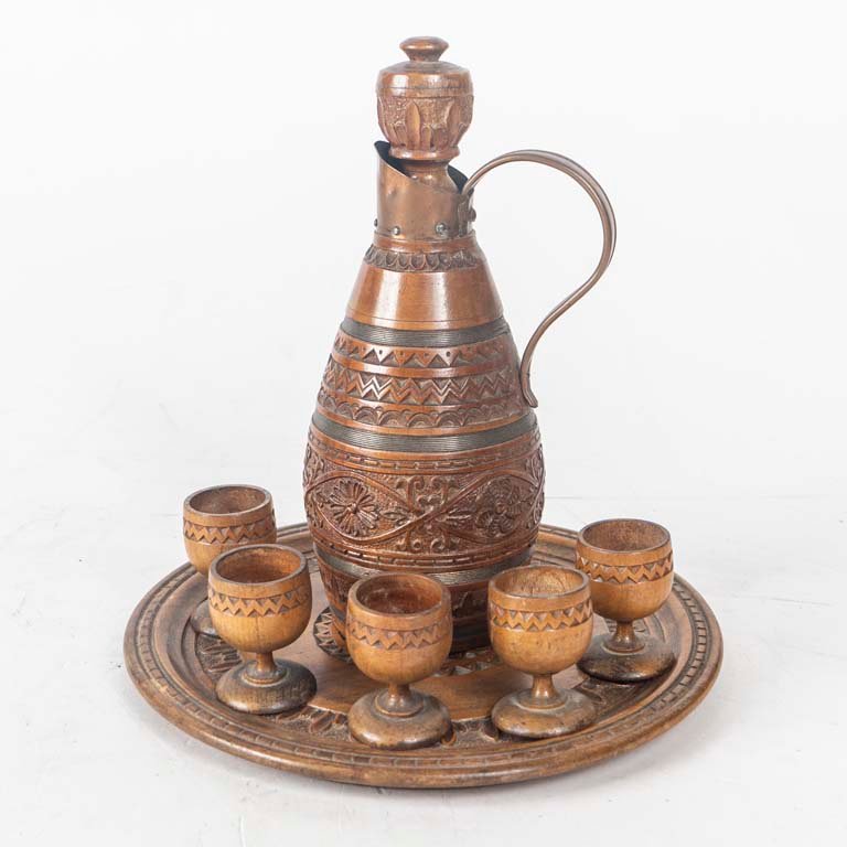 Juego de Licor de Madera Tallada con Jarra y 6 Vasos