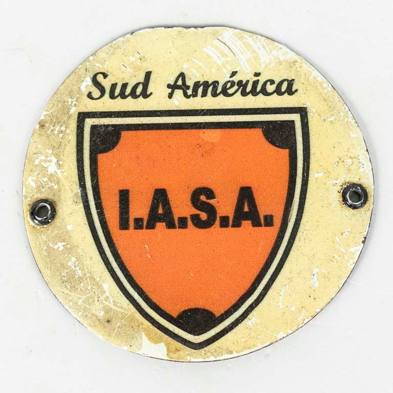 Lote siguiente: Escudo de Sud América de chapa litografiada