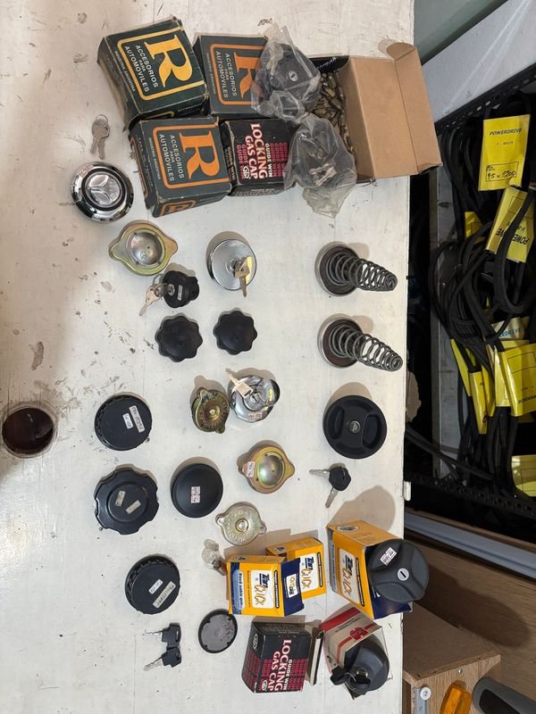Lote de Tapas de Combustible para Automóviles Varias - imagen 1