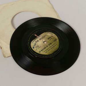 Vinilo Single The Beatles - Viejo Zapato Marrón / La Balada de John y Yoko (Edición Uruguay) - imagen 1