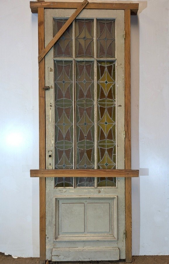 Puerta antigua con vitraux coloridos y marco de pinotea - imagen 4