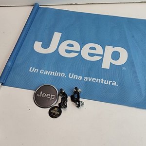 Lote anterior: Lote de Accesorios y Bandera Jeep: Un Camino, Una Aventura