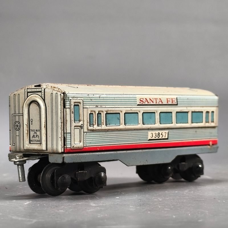 Locomotora y vagones SANTA FÉ en chapa, de procedencia japonesa - imagen 6