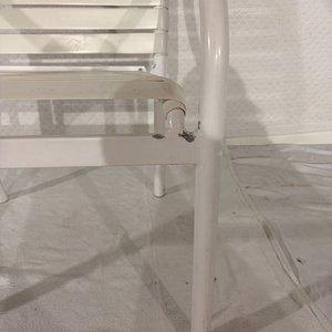 Sillas de Exterior de Aluminio Blancas con Cintas Desgastadas - imagen 2