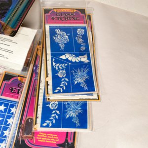 Lote de Adhesivos y Stencils para Grabado en Cristal - imagen 2