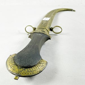 Daga Antigua con Hoja de 21 cm y Vaina Metálica Labrada - imagen 3