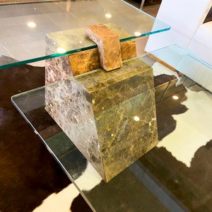 Mesa Ratona Curva de Vidrio con Base de Mármol - imagen 3