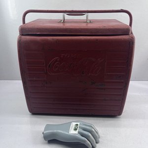 Lote siguiente: Heladera Coca-Cola Antigua con Destapador Metálico