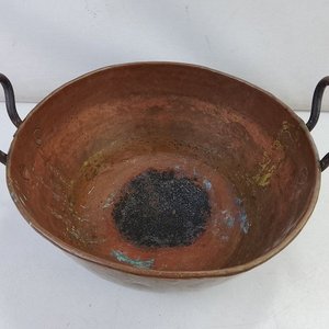 Olla Antigua de Cobre con Asas de Hierro - Decoración Rústica - imagen 3