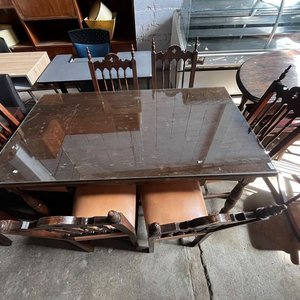 Juego de Comedor: Mesa de Madera y Vidrio con 6 Sillas Tapizadas - imagen 2