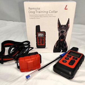 Collar de Entrenamiento Eléctrico Recargable para Mascotas Medianas con Control Digital y Linterna - imagen 5