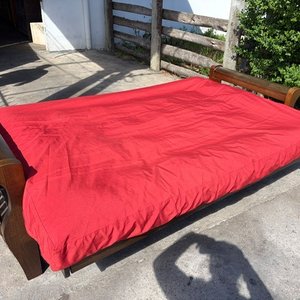 Futón de Madera con Colchoneta Roja - imagen 6
