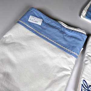 Juego de Sábana y Fundas Bordadas Blancas y Azules - imagen 5