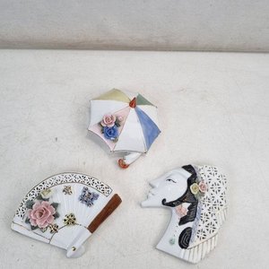 Set de 3 Adornos Orientales de Porcelana para Colgar: Abanico, Paraguas y Busto - imagen 3