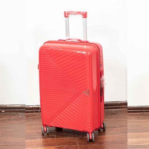 ¡Descubre la gran variedad de valijas estructurales rojas en esta subasta!