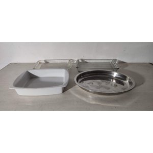 Lote siguiente: 4 piezas , 2 fuentes tipo pirex , fuente de loza y otra de acero inox