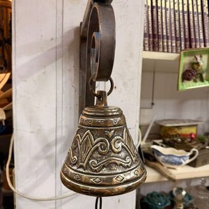 Campana Decorativa de Bronce con Soporte de Hierro Forjado - imagen 5