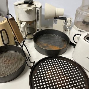 Lote de Electrodomésticos: Cafetera, Jarra Eléctrica, Tostadora Philips, Picadora Nappo y 2 Torteras - imagen 3
