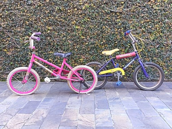 Bicicleta Infantil Barbie Rosa y Bicicleta Niño Maestro Kid Violeta - imagen 1