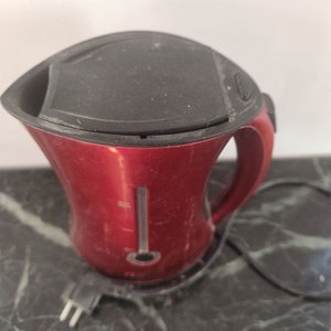 Jarra Eléctrica Cuori Roja con Indicador de Nivel - imagen 3