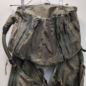 Pantalón Presurizado Anti-G Piloto Americano CSU3/P 1967 Usado - imagen 2