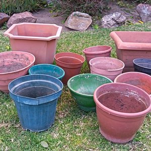 Lote de Macetas de Plástico para Jardín - Variedad de Diseños y Tamaños - imagen 3