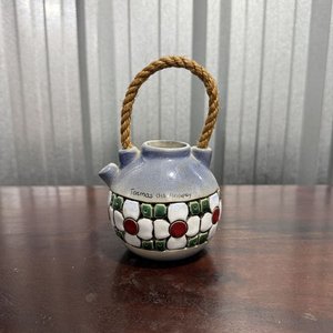 Lote siguiente: Tetera Decorativa Artesanal de Cerámica Esmaltada