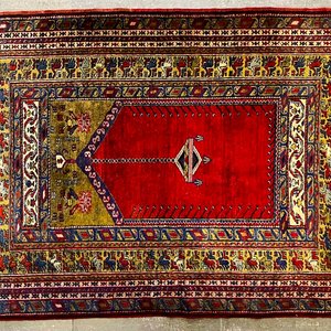 Lote siguiente: Alfombra Persa de Lana Beige, Azul y Roja con Dibujos y Guardas - 166 x 127 cm