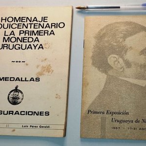 Publicaciones Numismáticas Uruguay: "Homenaje Sesquicentenario Moneda Uruguaya" y "Primera Exposición Uruguaya de Numismática" - imagen 1