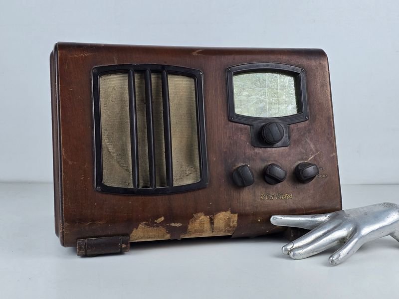 Radio Antigua RCA Victor de Madera Funcionando