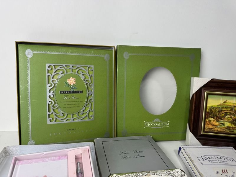 Lote de fotos y decoraciones variadas - imagen 3