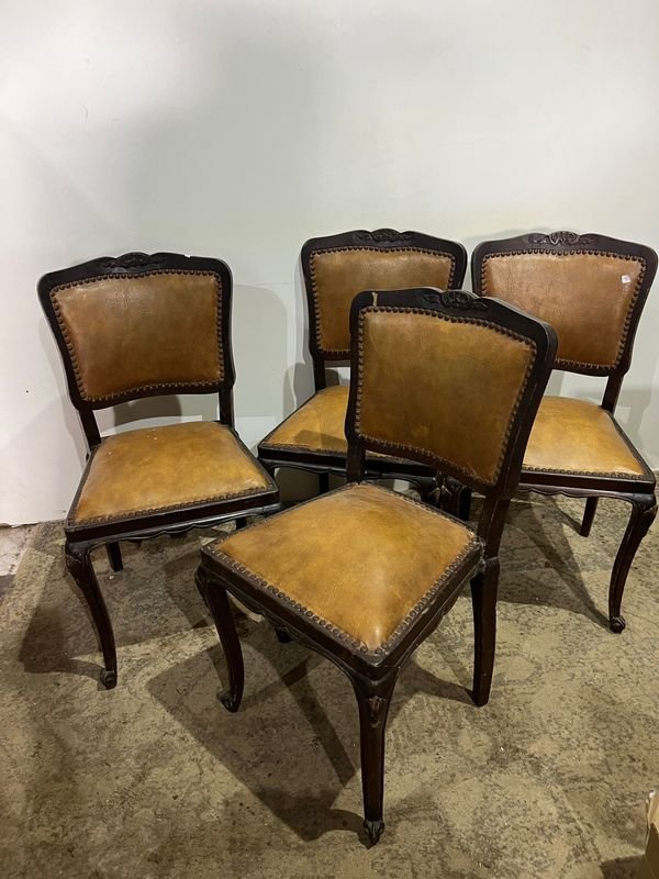 Juego de 4 Sillas Francesas Estilo Luis XV Tapizadas en Cuero Marrón - imagen 1