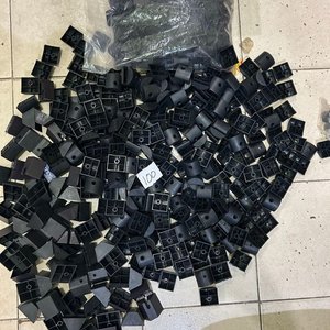Lote de Piezas Plásticas Negras para Muebles - imagen 6