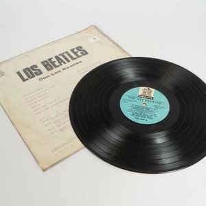 Vinilo LP "Con Los Beatles" - Edición Uruguaya - imagen 2