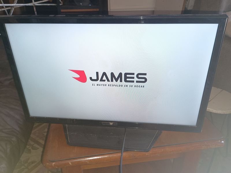 TV LED de 24 pulgadas en buen estado - imagen 2