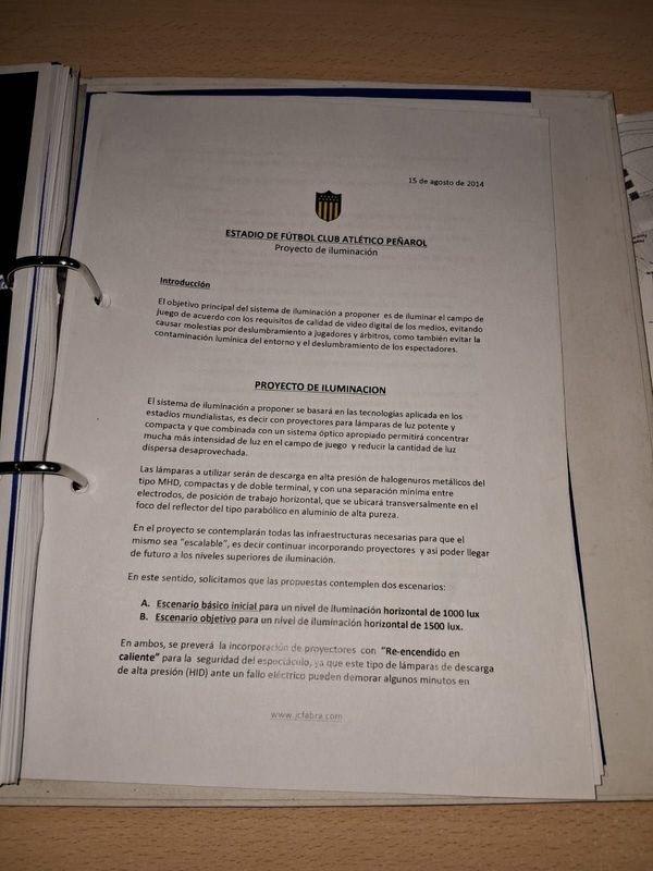 Lote anterior: Carpeta con proyecto de iluminación para Estadio de Fútbol Club Atlético Peñarol