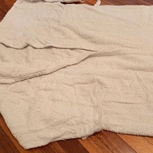 Dos Batas de Baño para Adultos: Verde y Blanca - imagen 6
