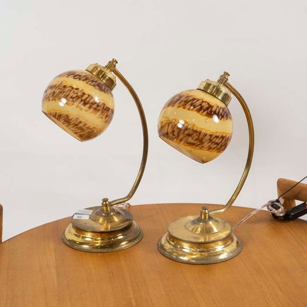 Par de Lámparas de Bronce y Opalinas con Detalles - imagen 1